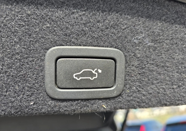 Volvo XC 60 cena 91900 przebieg: 125179, rok produkcji 2017 z Piaseczno małe 631